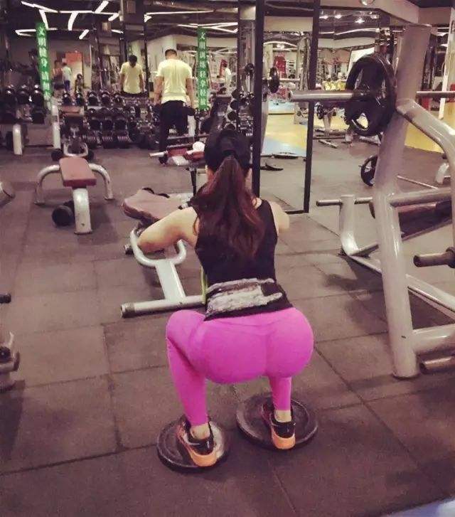 驾驶四驱摩托无敌版